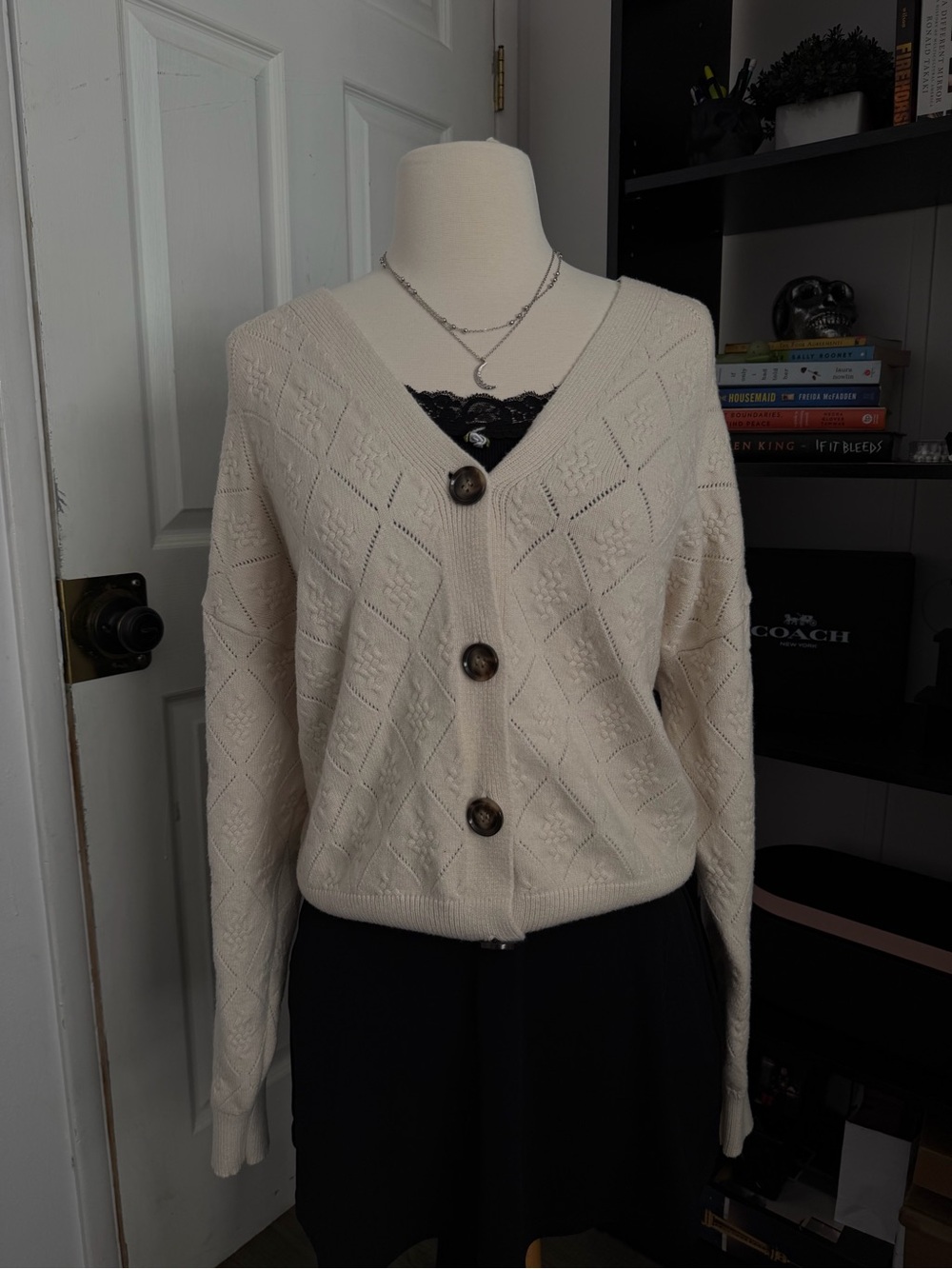 Diamond-Pattern Cream V-Neck Button Cardigan